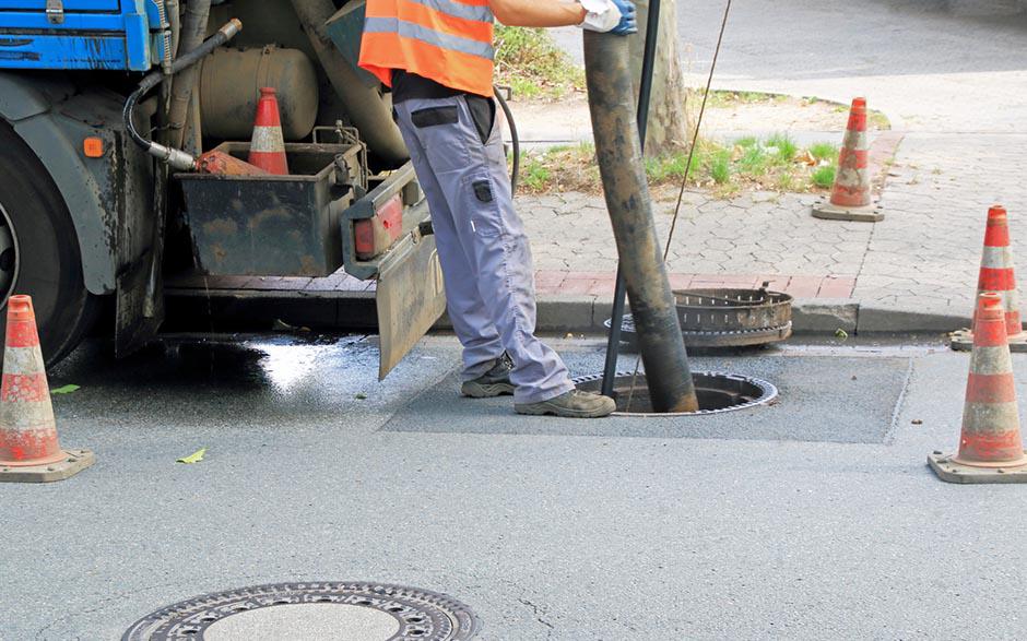comment déboucher les wc avec une bouteille Paris 2