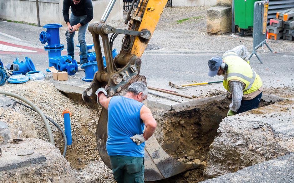 comment déboucher les wc avec une bouteille Paris 2
